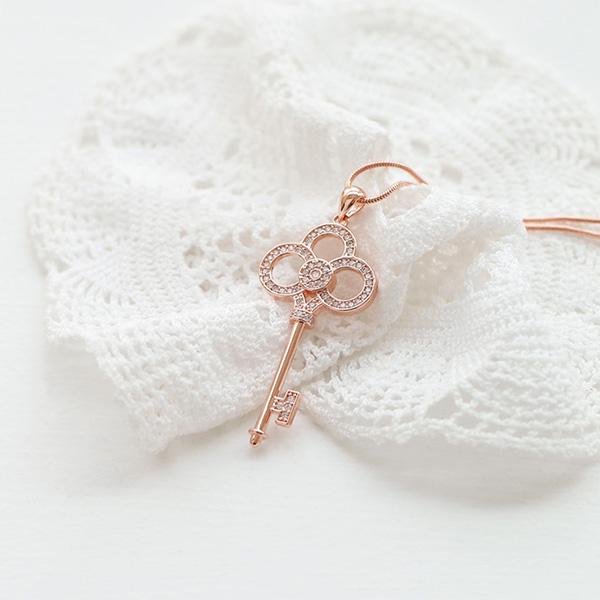 4XTYLE - Hemera Key Long Necklace