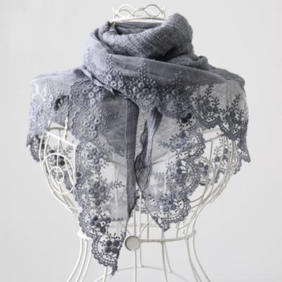 THE LAURA - Monochrome Lace Triangular Scarf - Blooming Lace